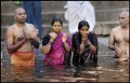 Pélerins dans le Gange